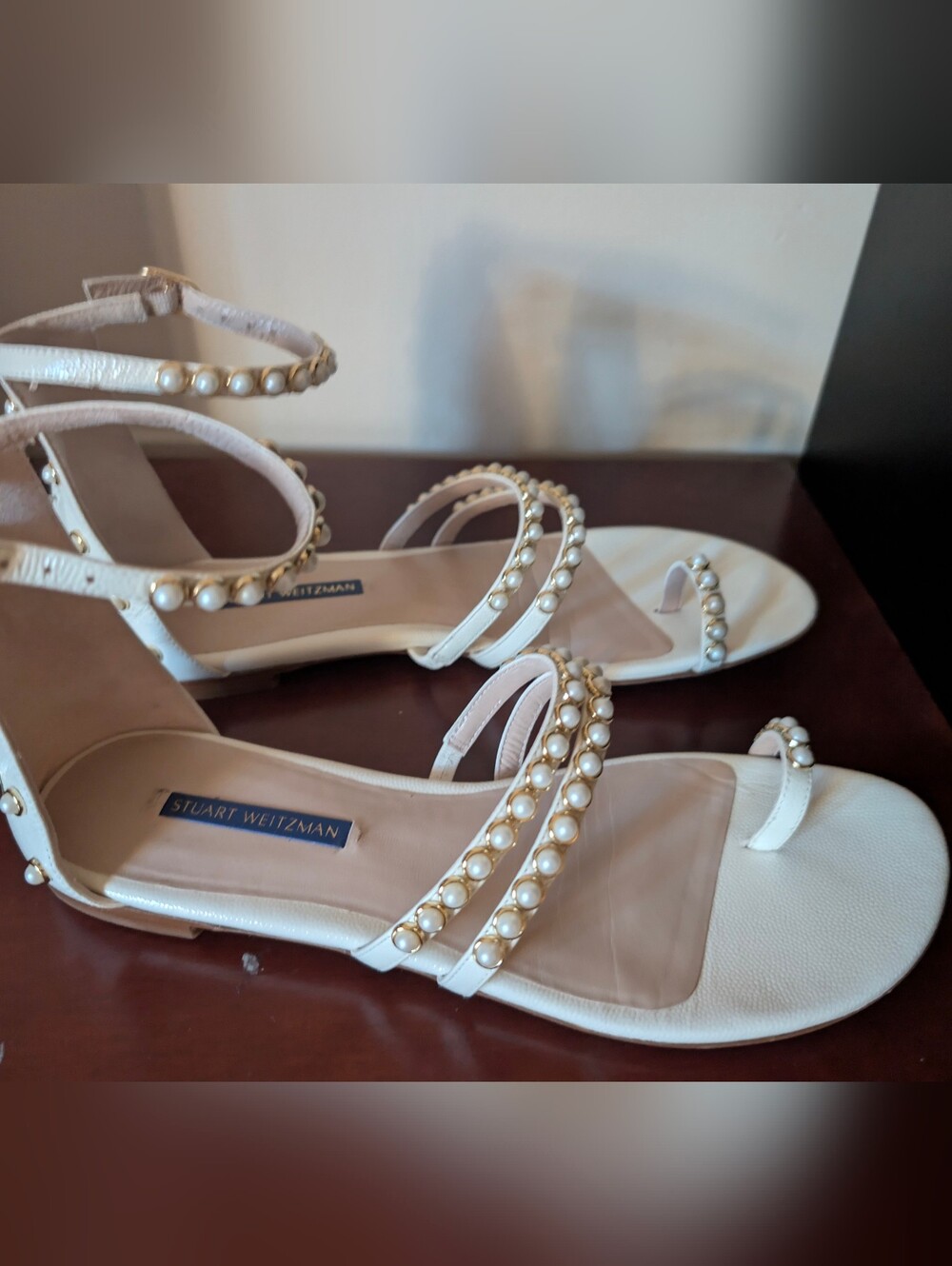 Stuart Weitzman Gladiator Pearl-Strap Ivory Ring Toe Sandals Size 9